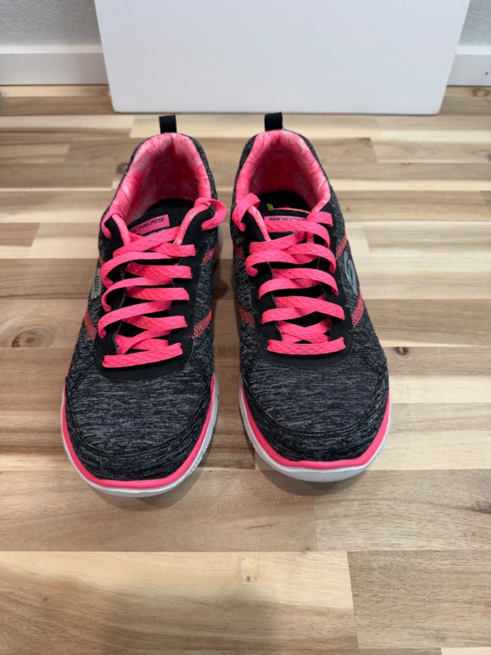 Skechers Women's Flex Sole Neon Pink/Heathered Black Sneakers | Size 9